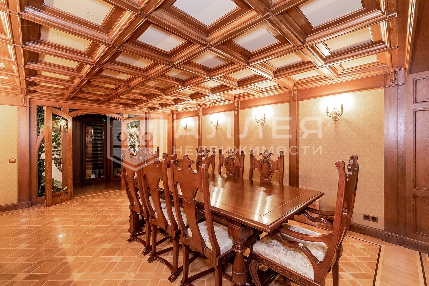 3-этажный коттедж 1 300 м² с отделкой