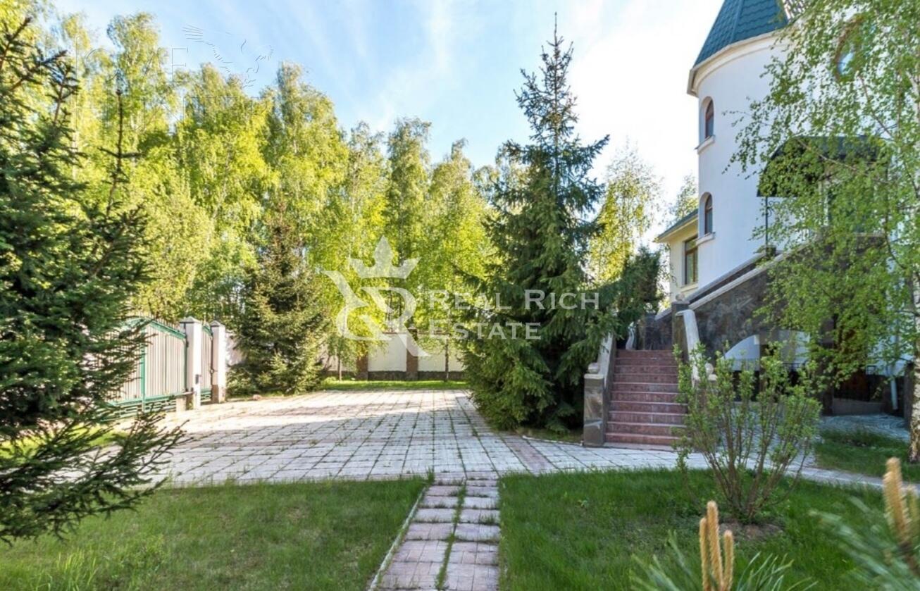 2-этажный коттедж 600 м² с отделкой