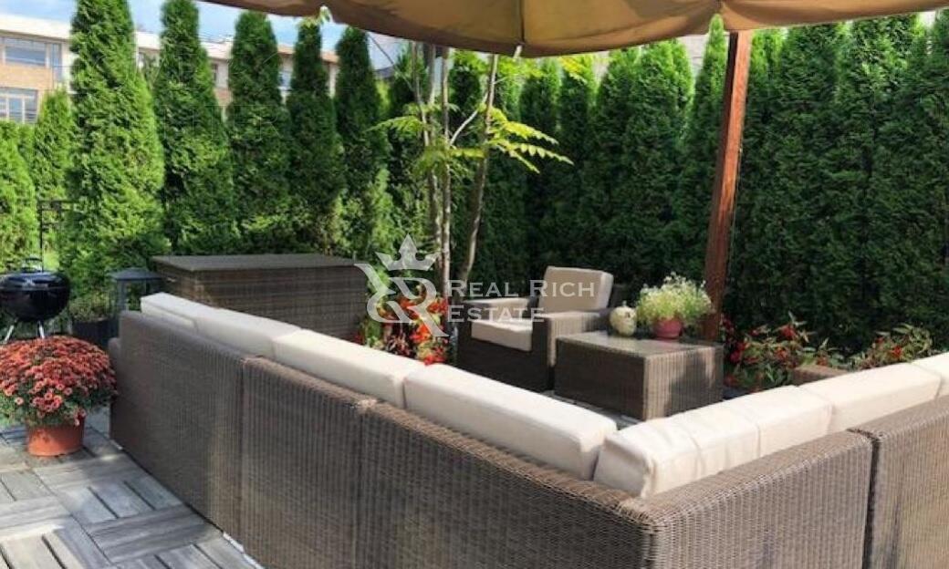 3-этажный таунхаус 291 м² с отделкой