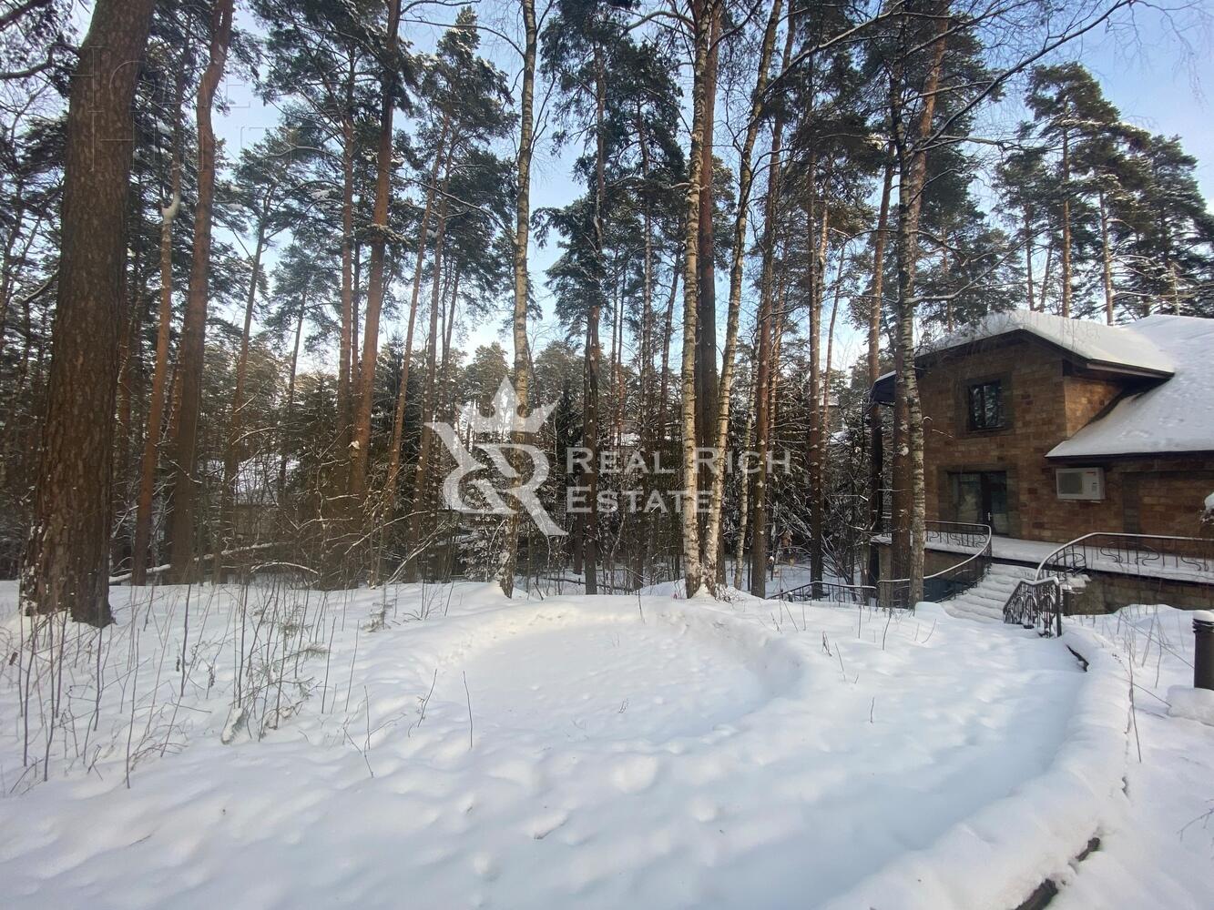 3-этажный коттедж 1 170 м² без отделки