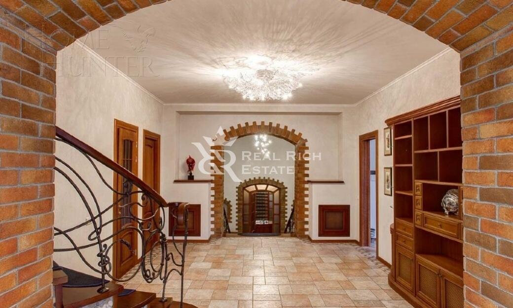 2-этажный коттедж 700 м² с отделкой