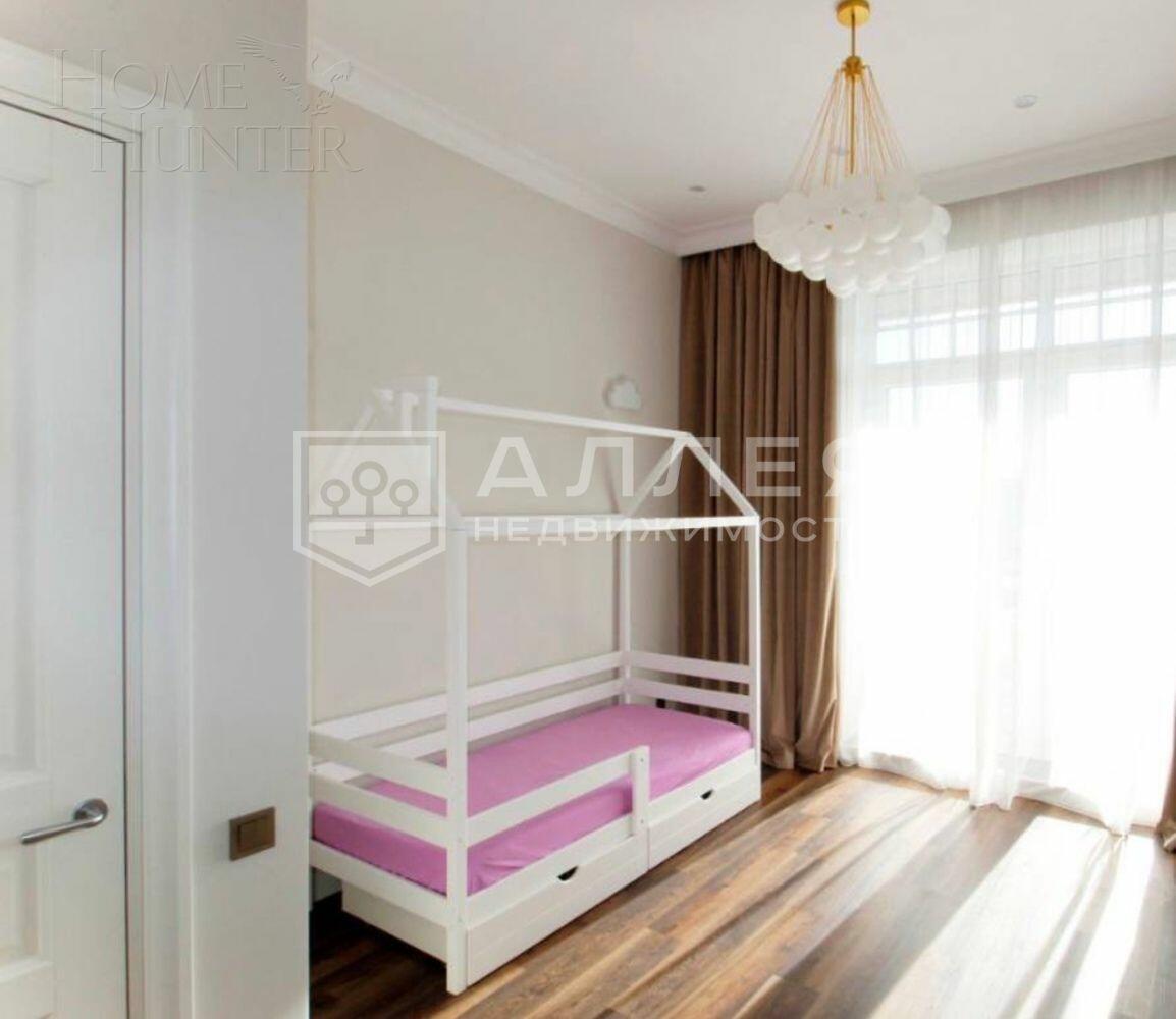 3-этажный таунхаус 320 м² с отделкой