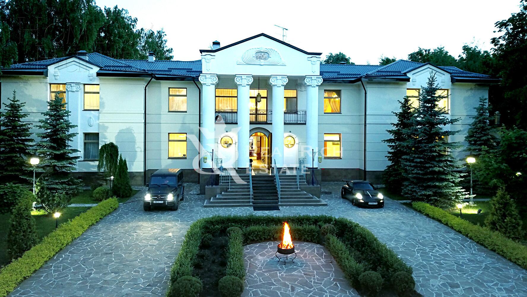 2-этажный коттедж 1 550 м² без отделки