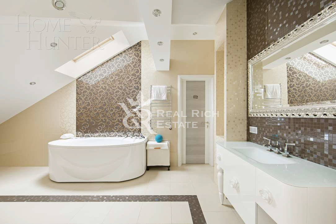 3-этажный коттедж 768 м² с отделкой