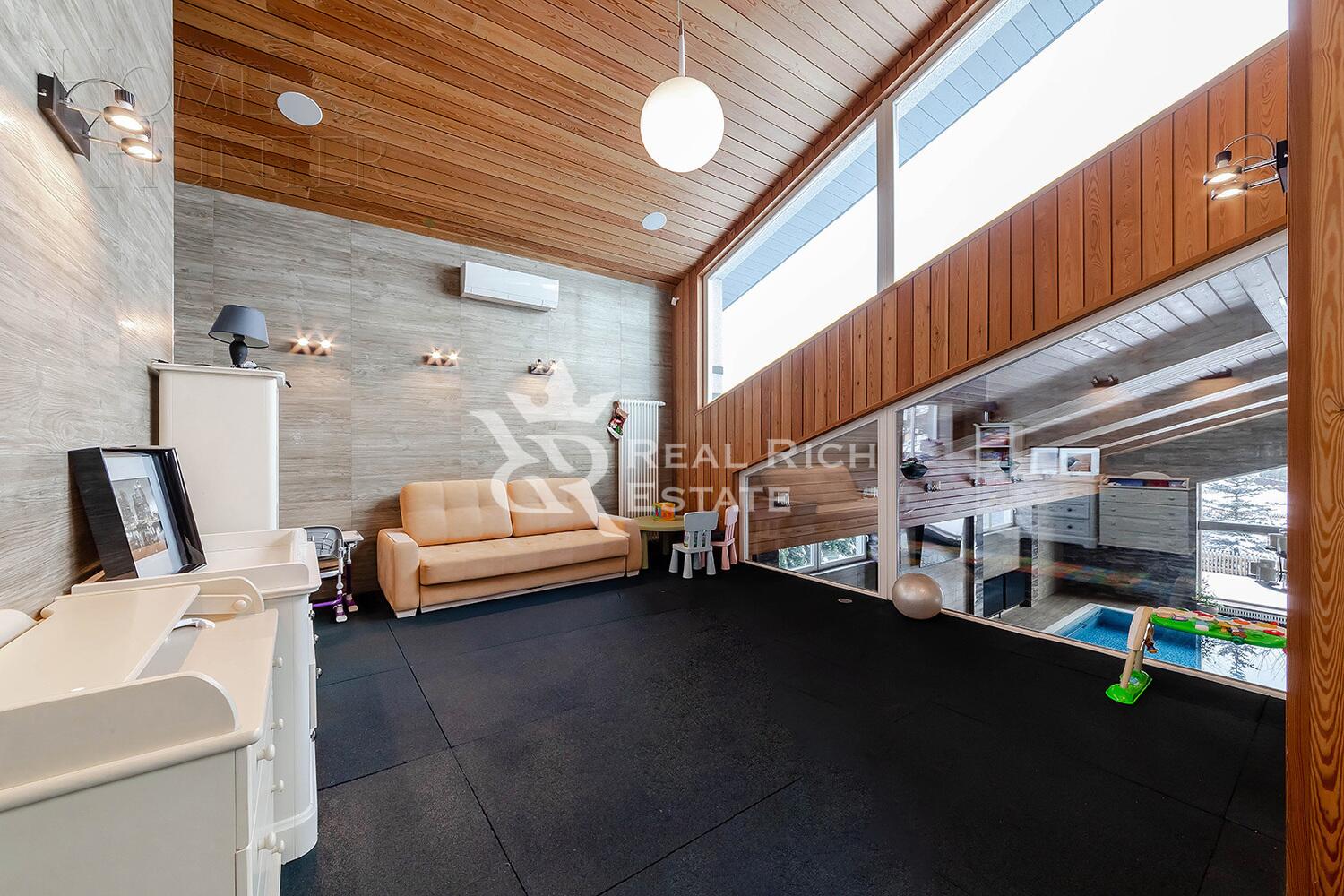 2-этажный коттедж 1 700 м² без отделки