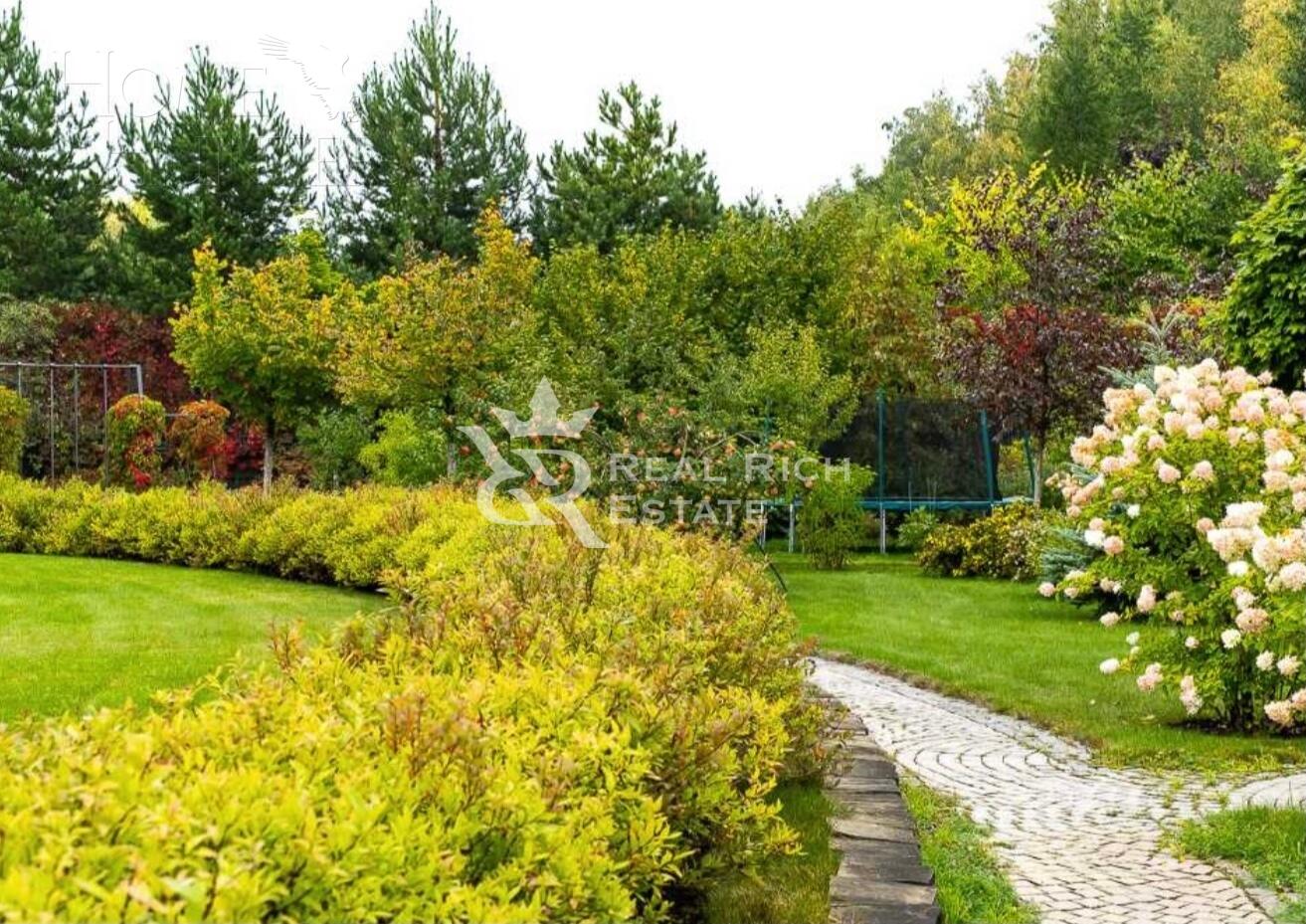 2-этажный коттедж 980 м² с отделкой