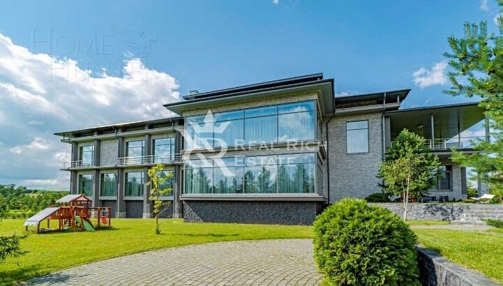 2-этажный коттедж 1 400 м² с отделкой