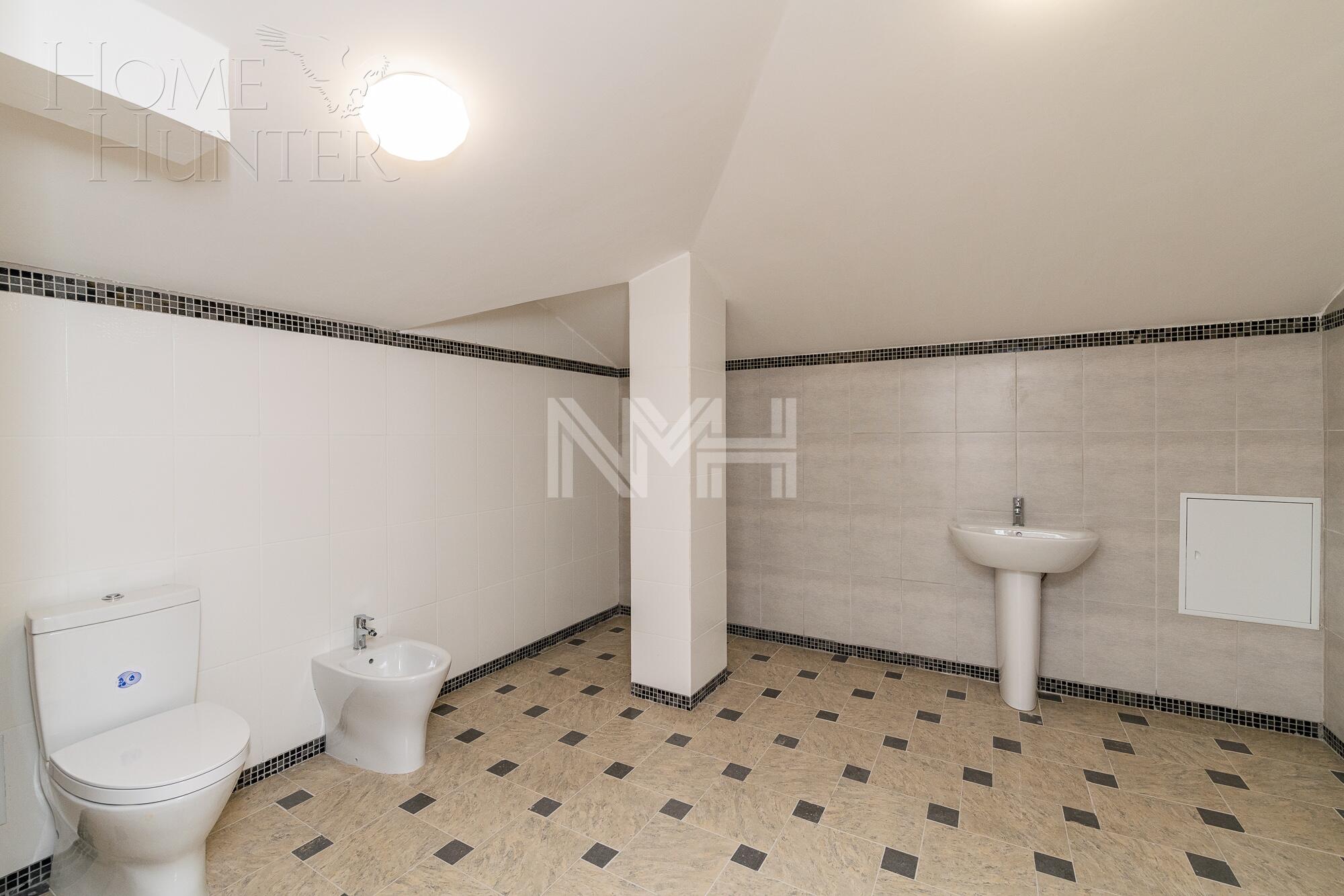 2-этажный коттедж 1 036 м² с отделкой