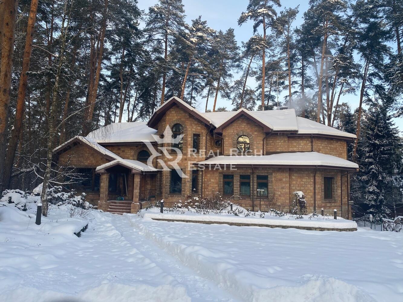 3-этажный коттедж 1 170 м² без отделки