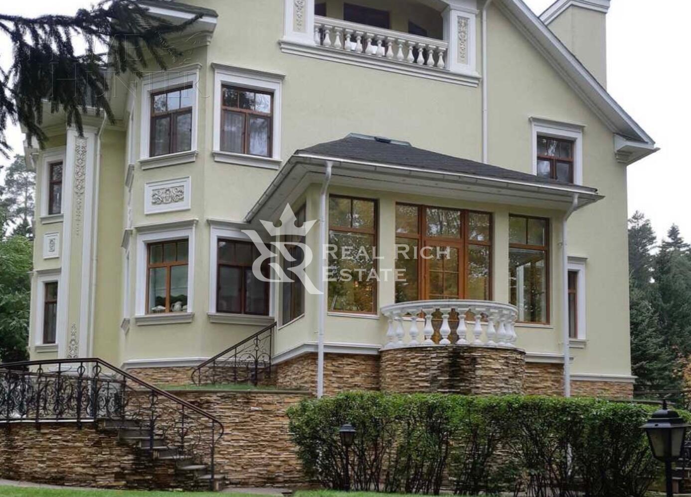 2-этажный коттедж 450 м² с отделкой