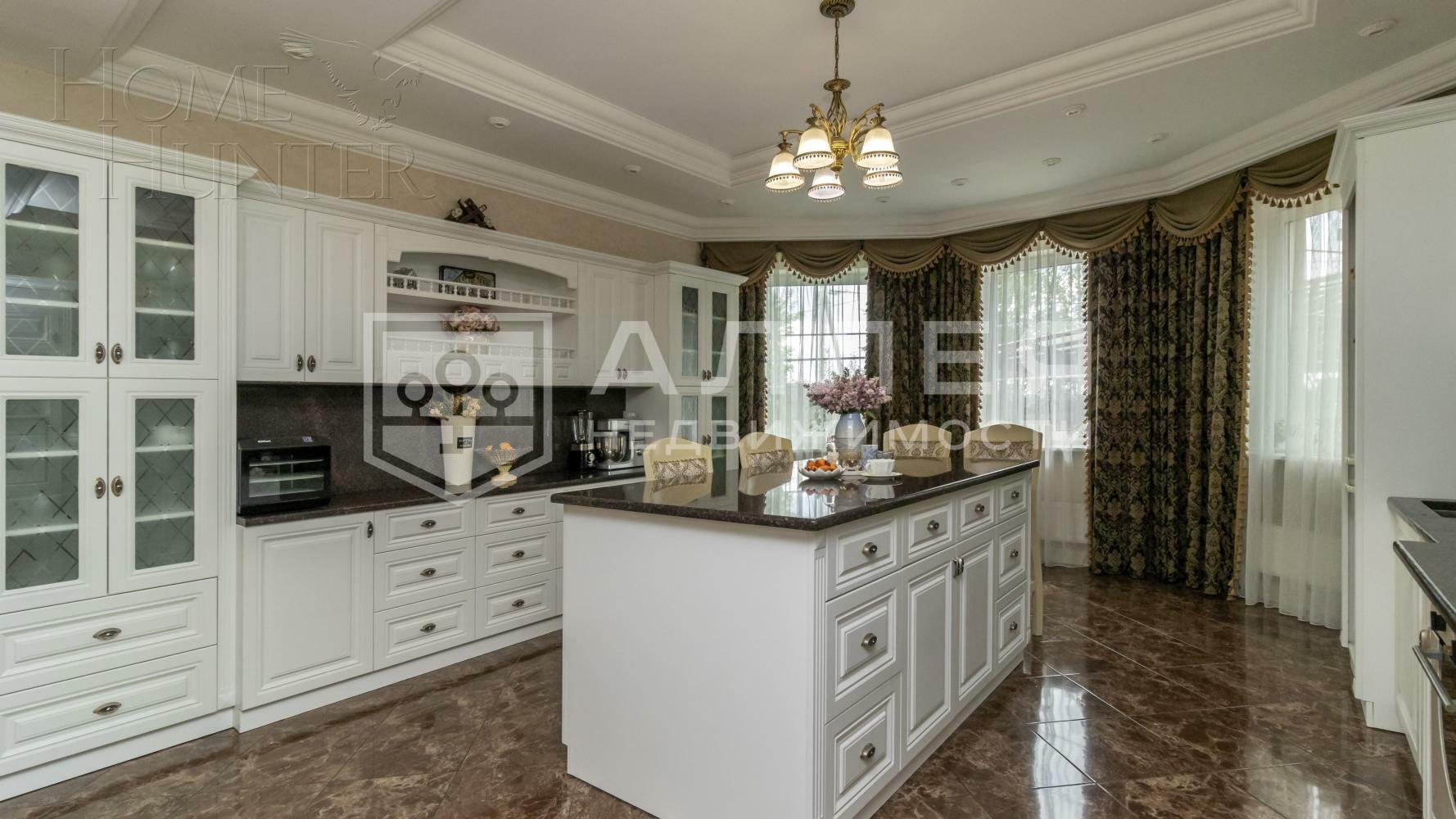 3-этажный коттедж 360 м² без отделки