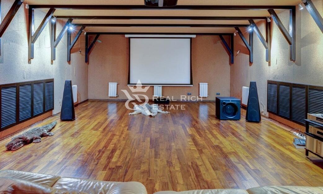 2-этажный коттедж 1 080 м² с отделкой