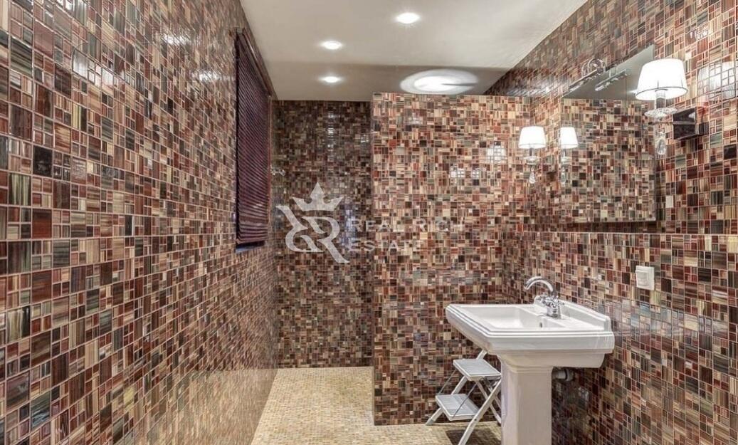 2-этажный коттедж 450 м² с отделкой