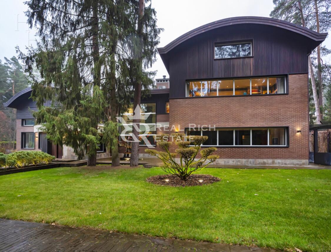 2-этажный коттедж 1 200 м² с отделкой