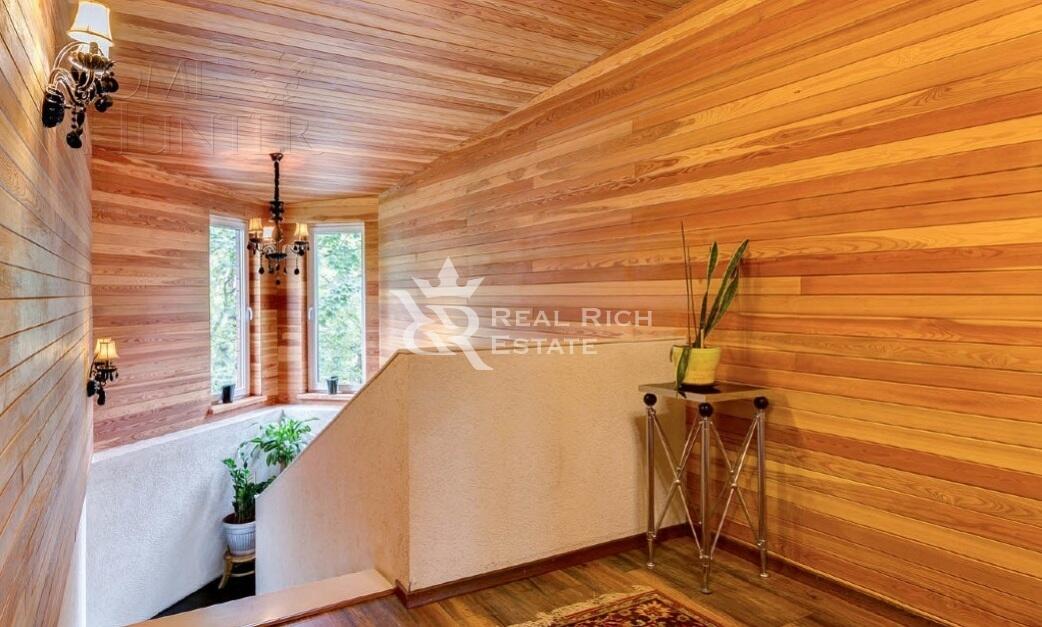 3-этажный коттедж 860 м² с отделкой