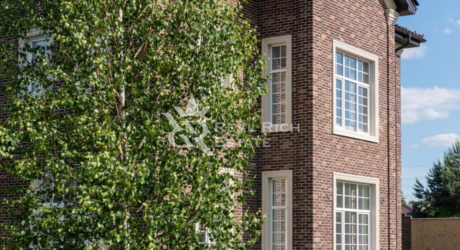 2-этажный коттедж 500 м² с отделкой