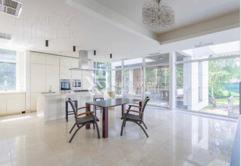 2-этажный коттедж 1 200 м² с отделкой