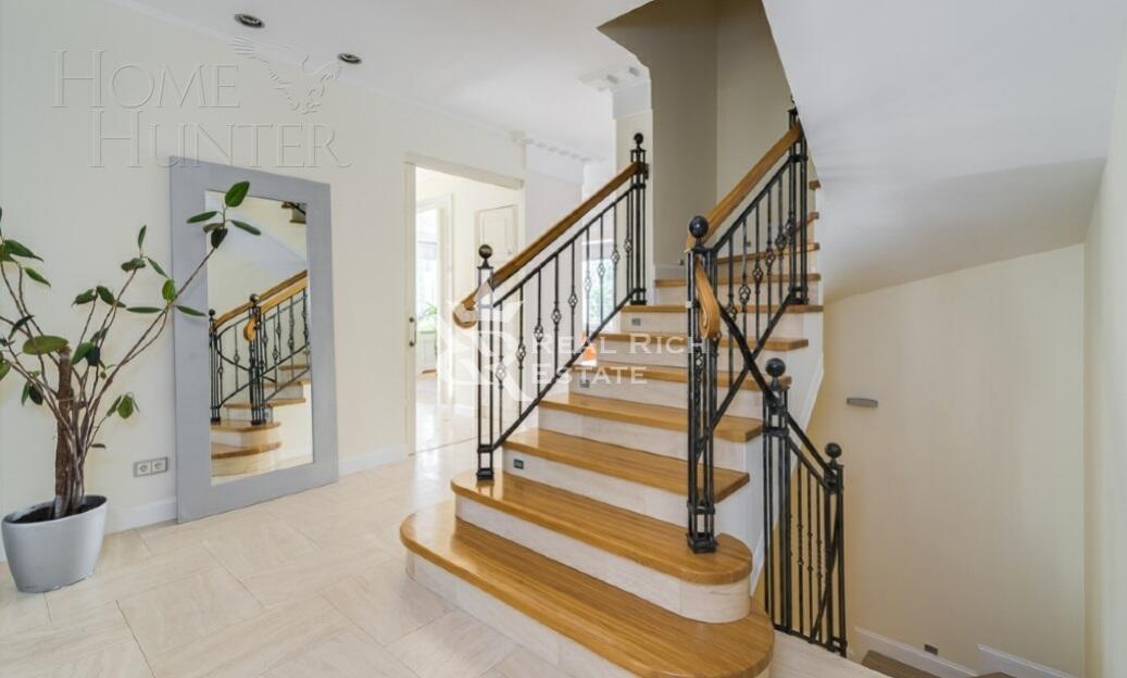 2-этажный коттедж 500 м² с отделкой