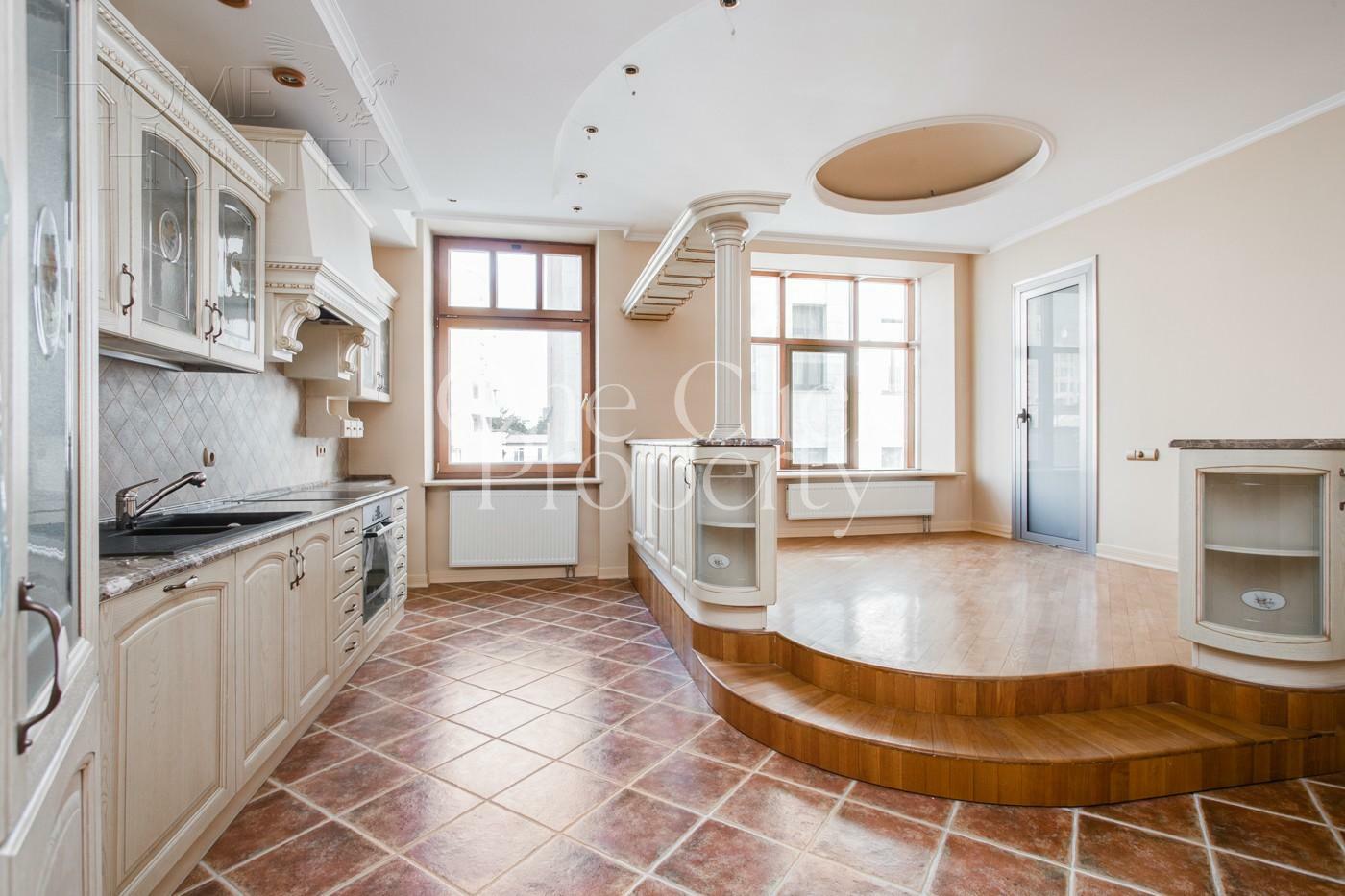 6-КОМН. КВАРТИРА С ОТДЕЛКОЙ 412 М² НА 4 ЭТАЖЕ