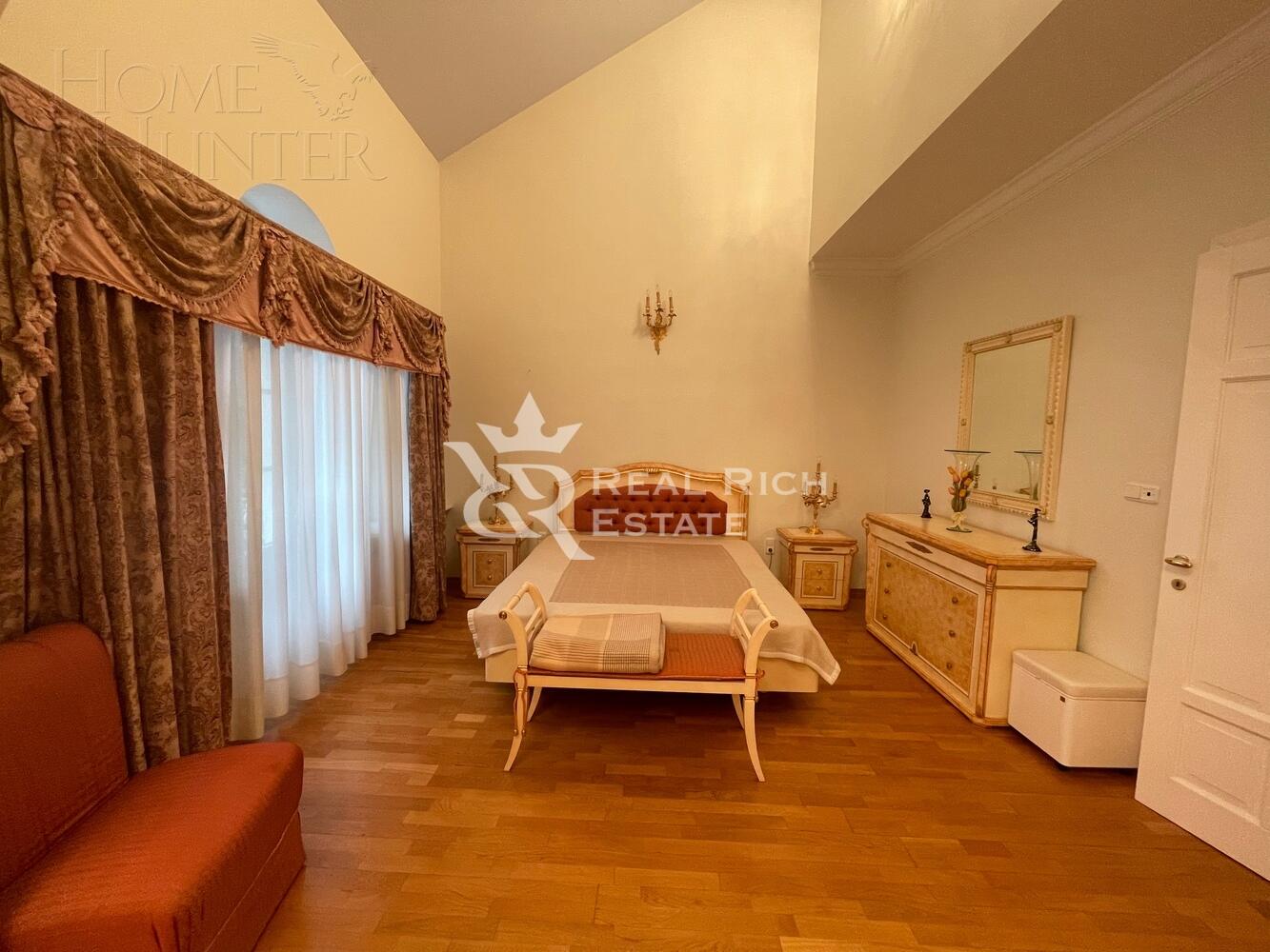 3-этажный коттедж 674 м² с отделкой