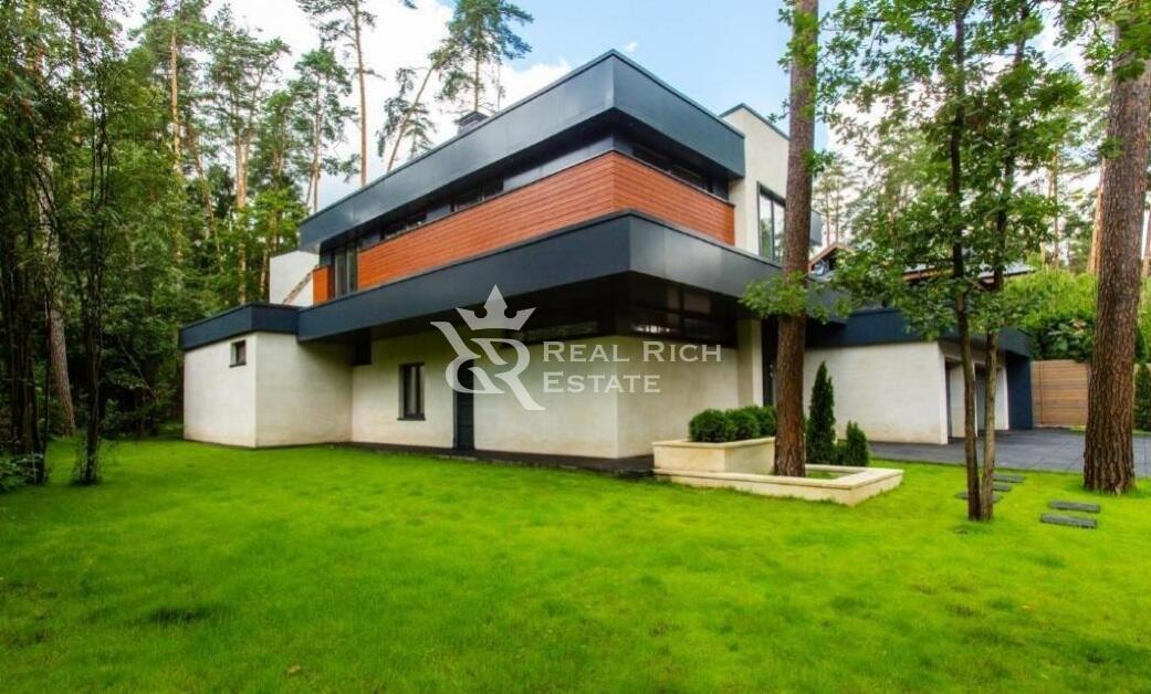 2-этажный коттедж 600 м² с отделкой