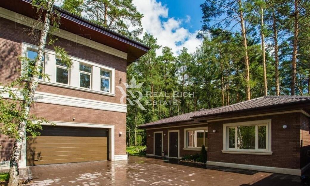 3-этажный коттедж 700 м² без отделки