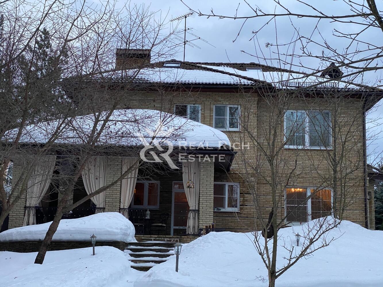 2-этажный коттедж 300 м² с отделкой