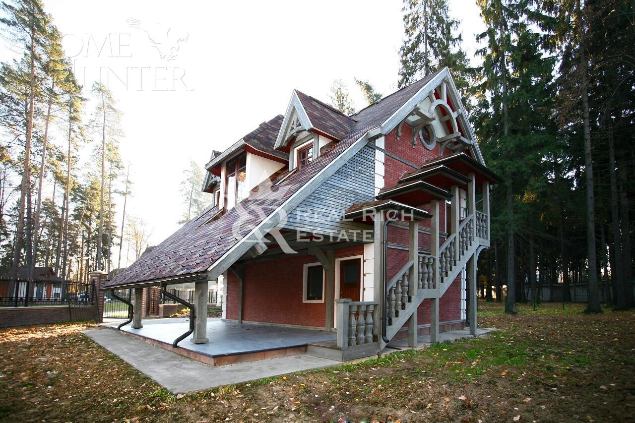 3-этажный коттедж 697 м² с отделкой