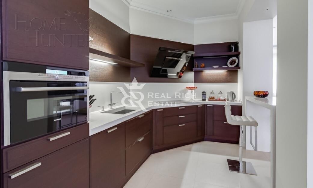 3-этажный коттедж 1 000 м² с отделкой