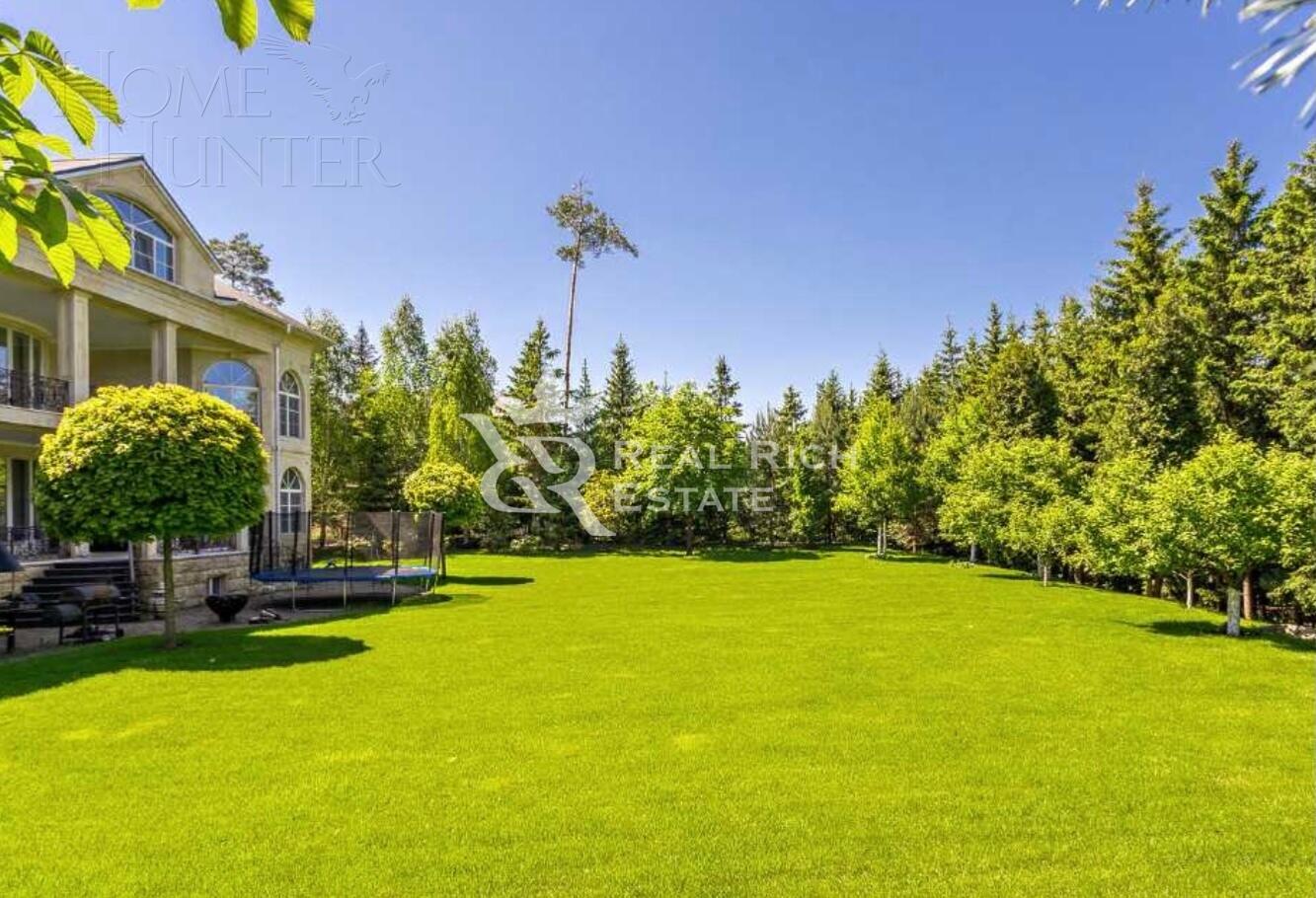 2-этажный коттедж 1 800 м² с отделкой