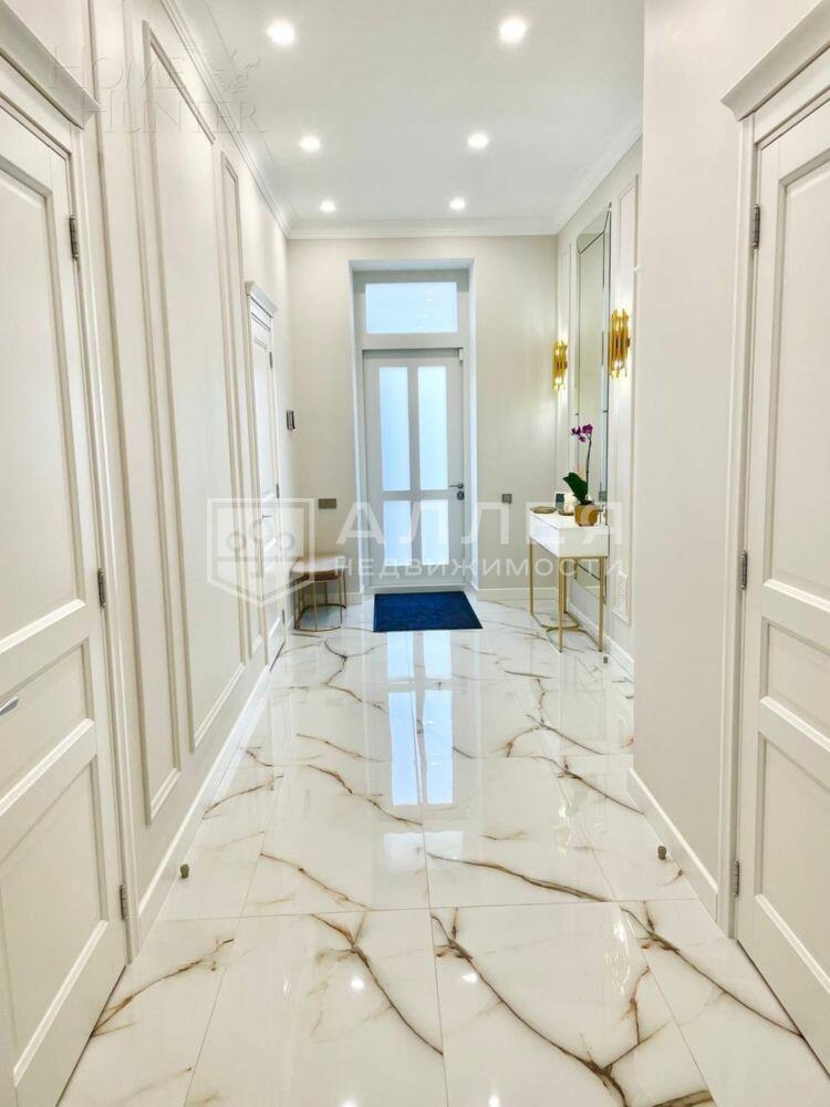 3-этажный таунхаус 320 м² с отделкой