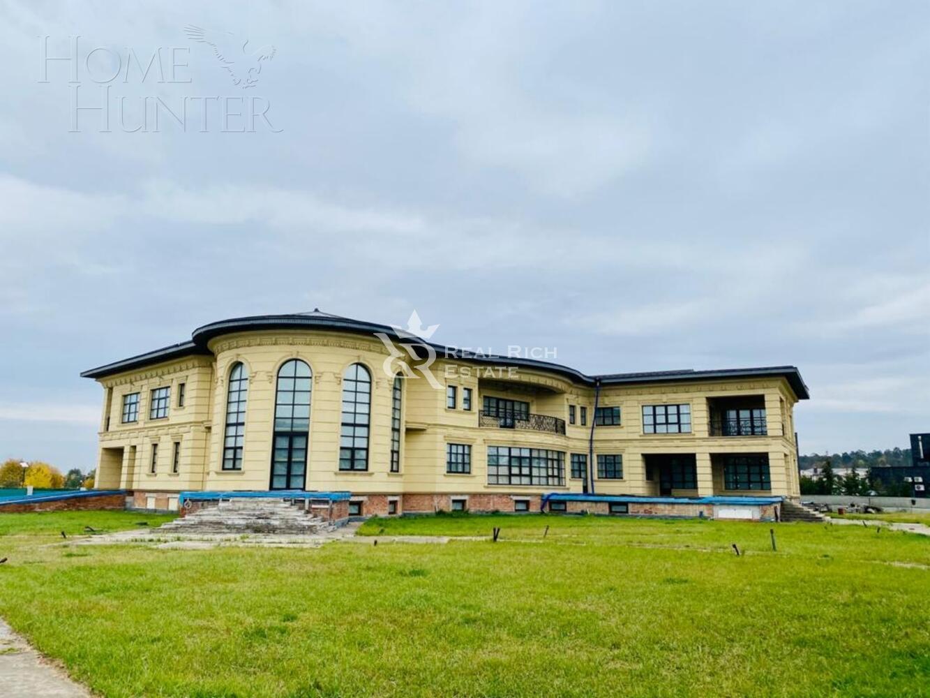 2-этажный коттедж 2 100 м² без отделки