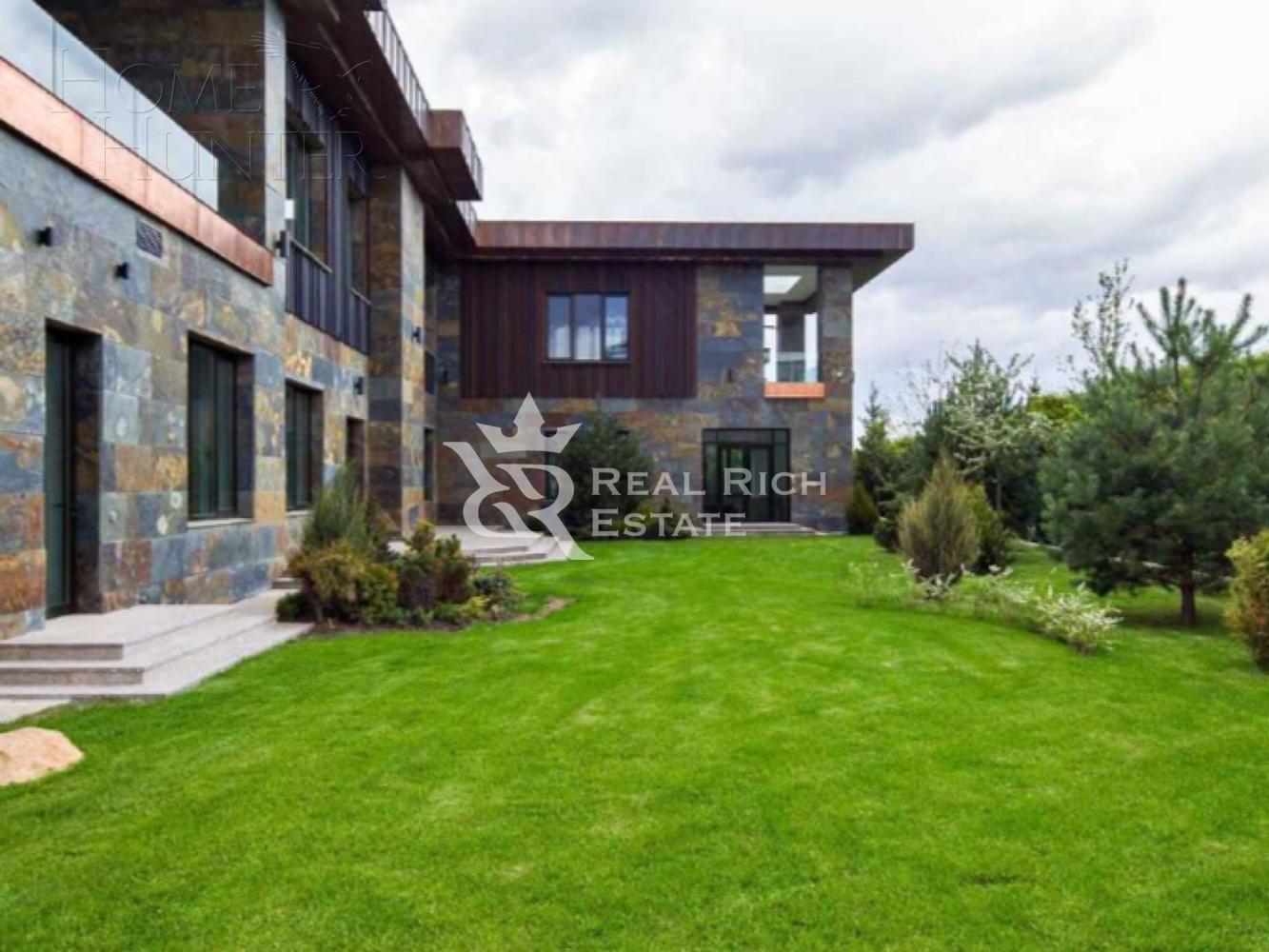 2-этажный коттедж 1 365 м² с отделкой