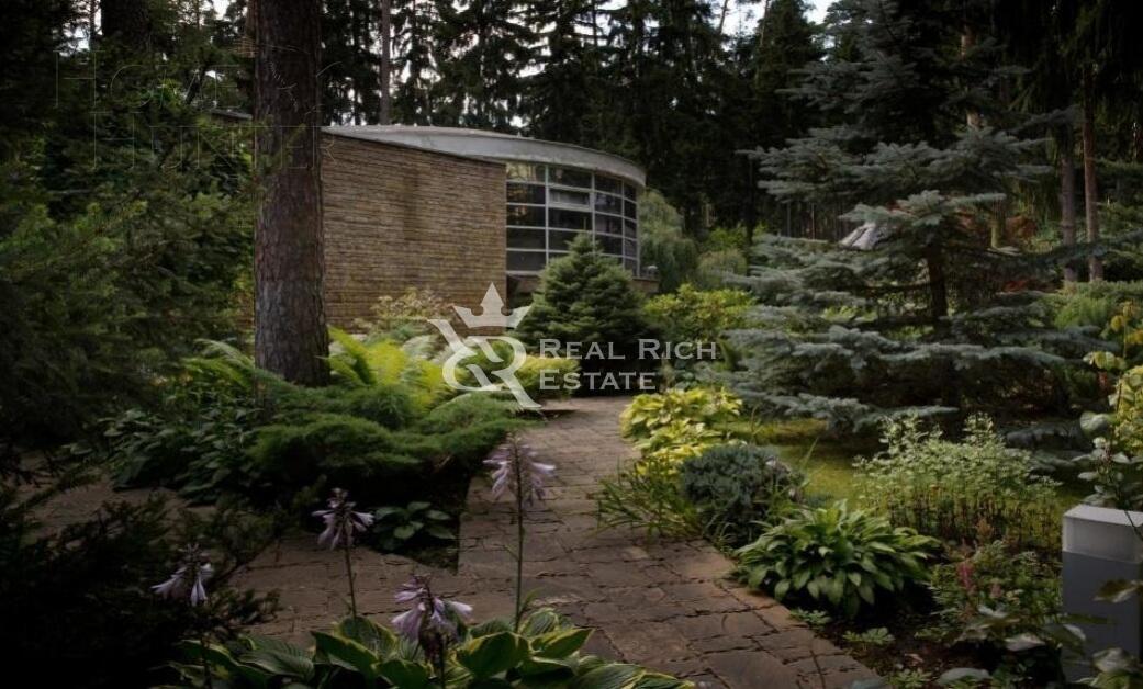 2-этажный коттедж 1 200 м² с отделкой