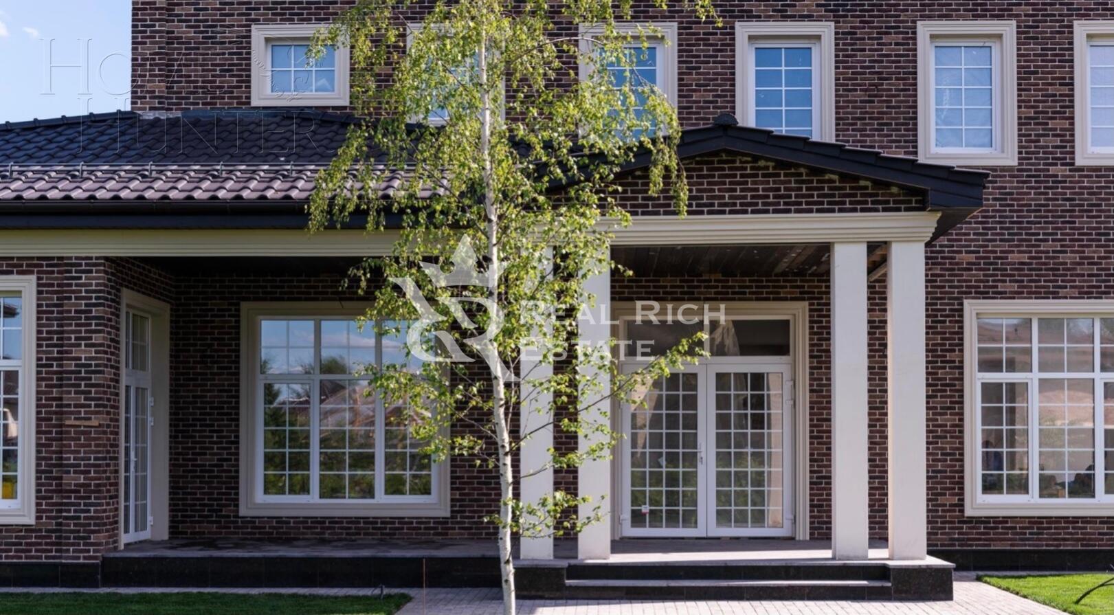 2-этажный коттедж 500 м² с отделкой