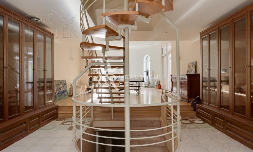 2-этажный коттедж 653 м² с отделкой