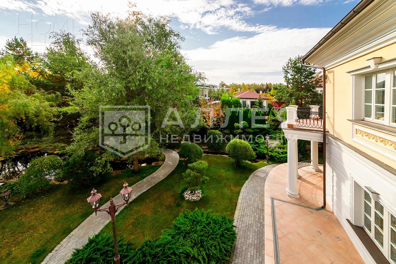 3-этажный коттедж 1 300 м² с отделкой