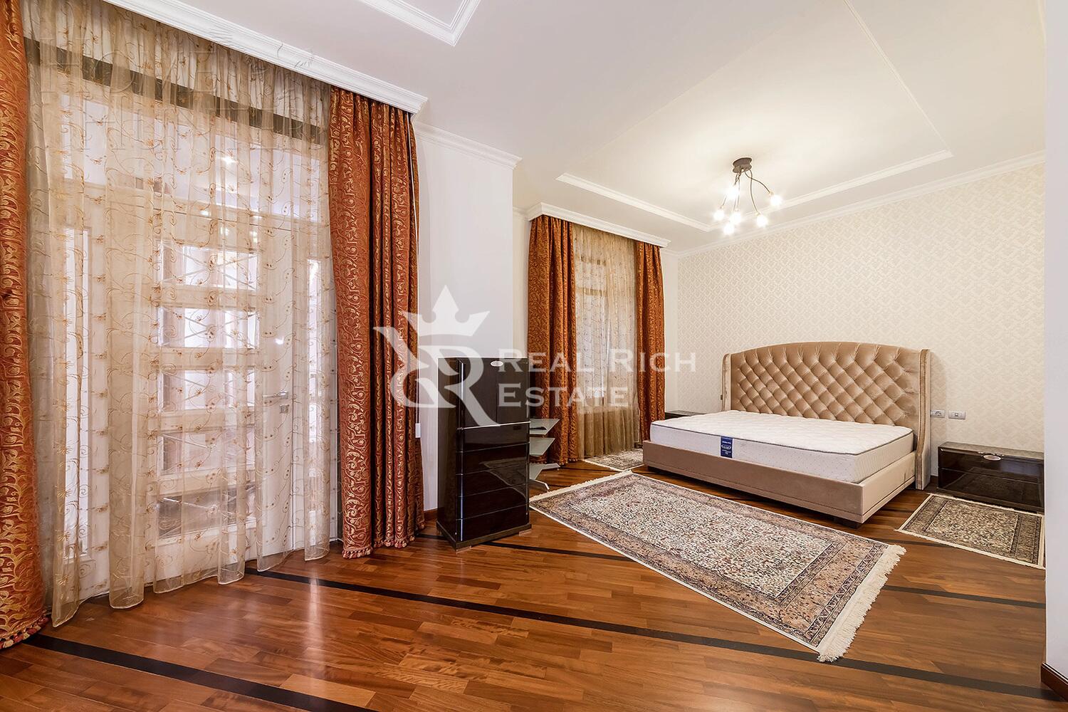 2-этажный коттедж 900 м² с отделкой