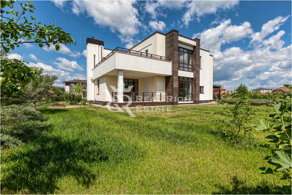 2-этажный коттедж 380 м² с отделкой