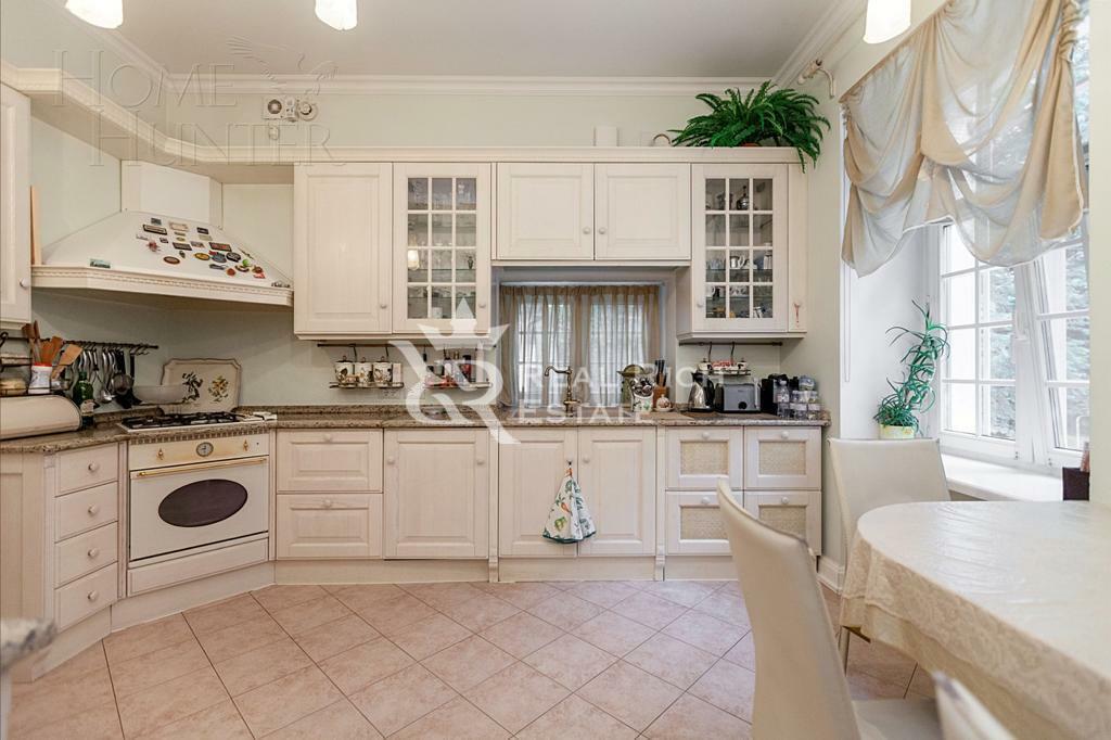 2-этажный коттедж 500 м² с отделкой