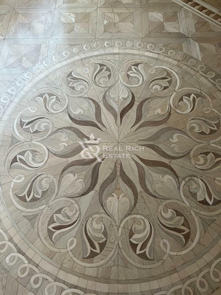 3-этажный коттедж 1 000 м² с отделкой