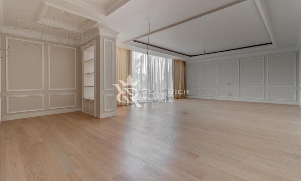 3-этажный таунхаус 430 м² с отделкой