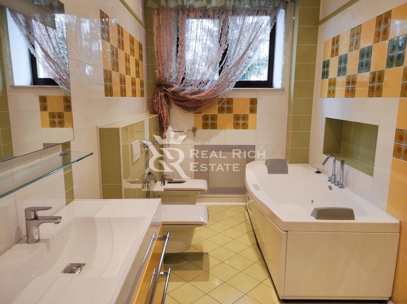 2-этажный коттедж 800 м² с отделкой