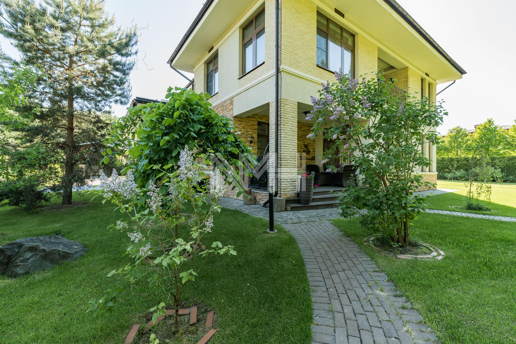 2-этажный коттедж 310 м² с отделкой