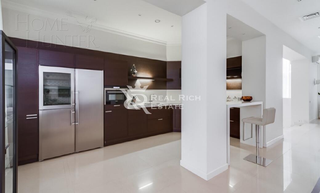 3-этажный коттедж 1 000 м² с отделкой