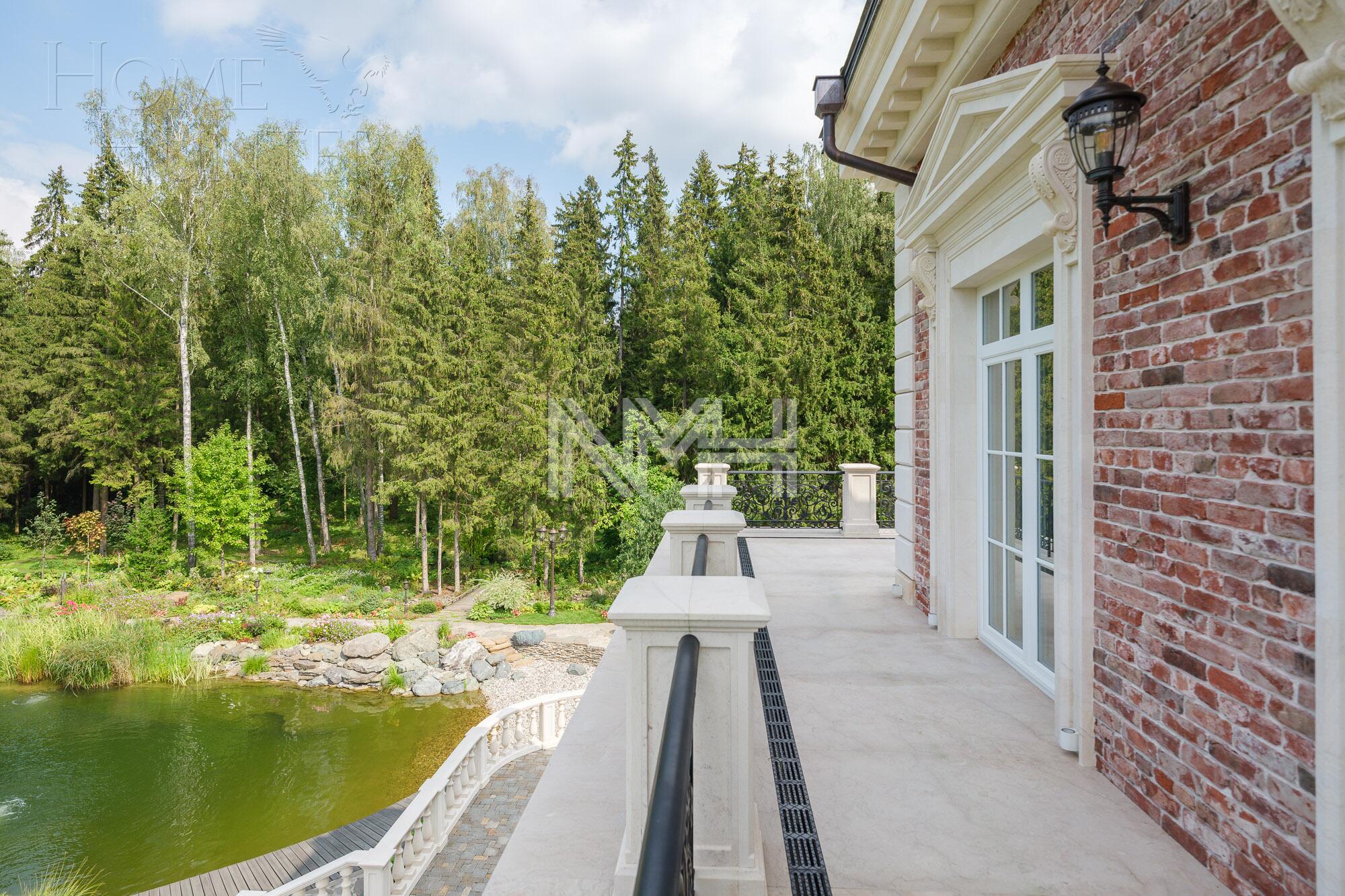 2-этажный коттедж 950 м² без отделки