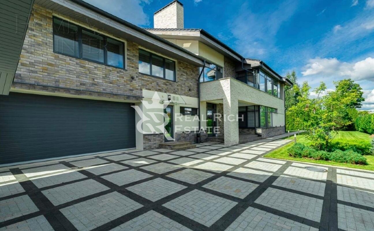 2-этажный коттедж 1 127.4 м² с отделкой