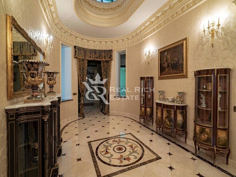 2-этажный коттедж 850 м² с отделкой