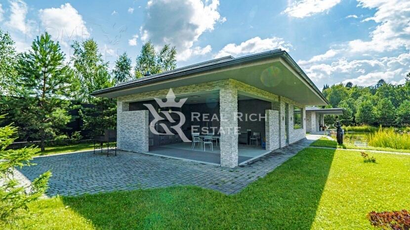 2-этажный коттедж 1 400 м² с отделкой