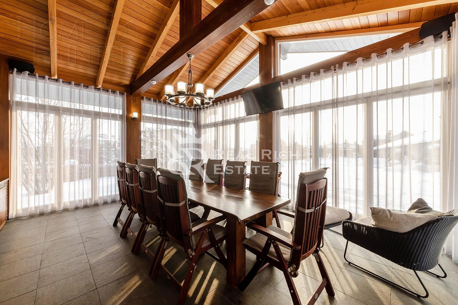 2-этажный коттедж 1 700 м² без отделки